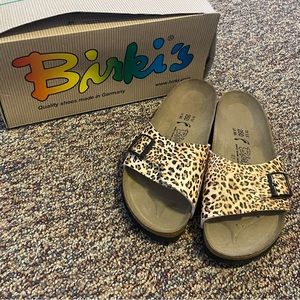 Birki’s Catalina leopard sandals
